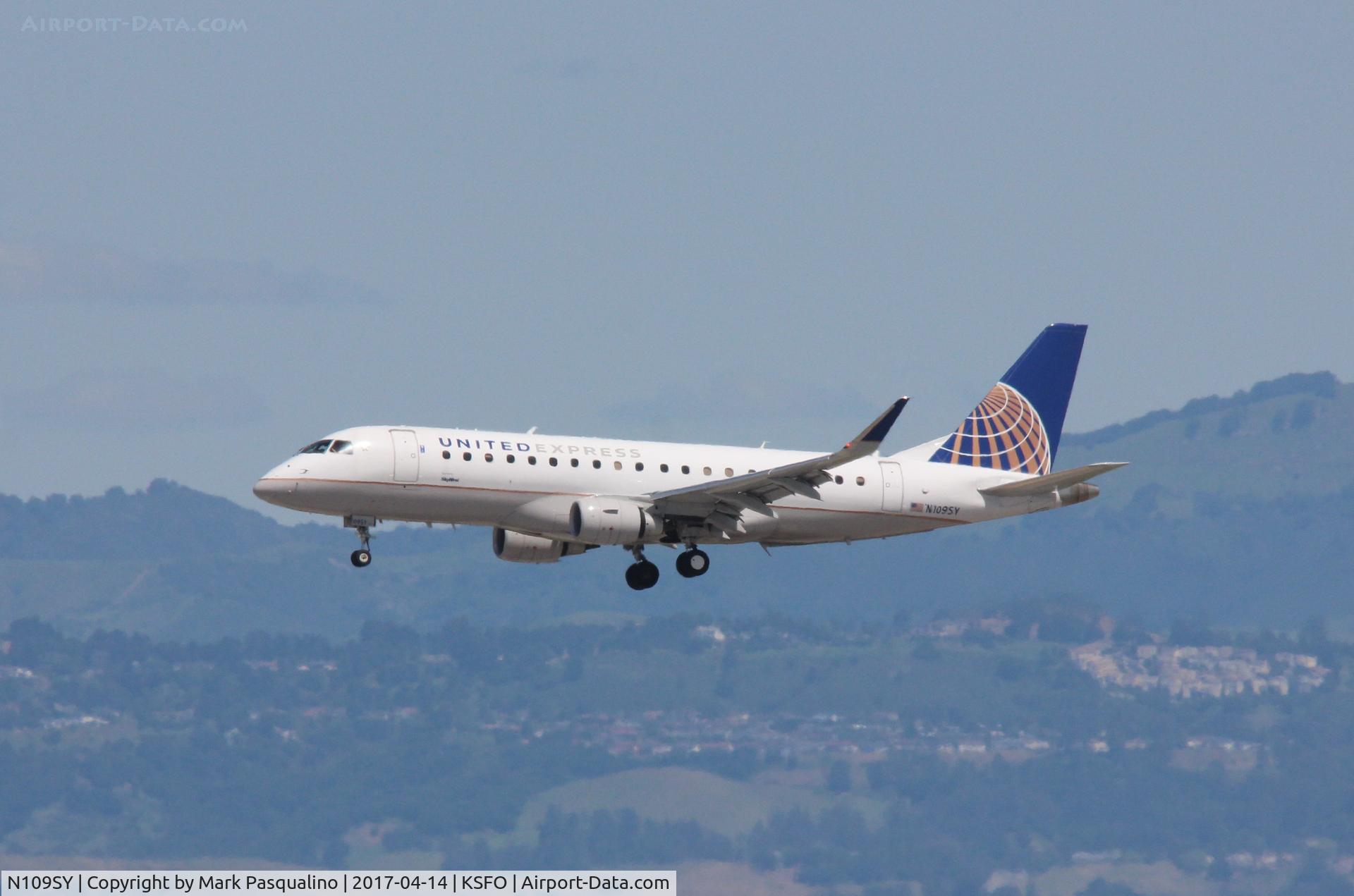 N109SY, 2014 Embraer 175LR (ERJ-170-200LR) C/N 17000402, ERJ 170-200 LR