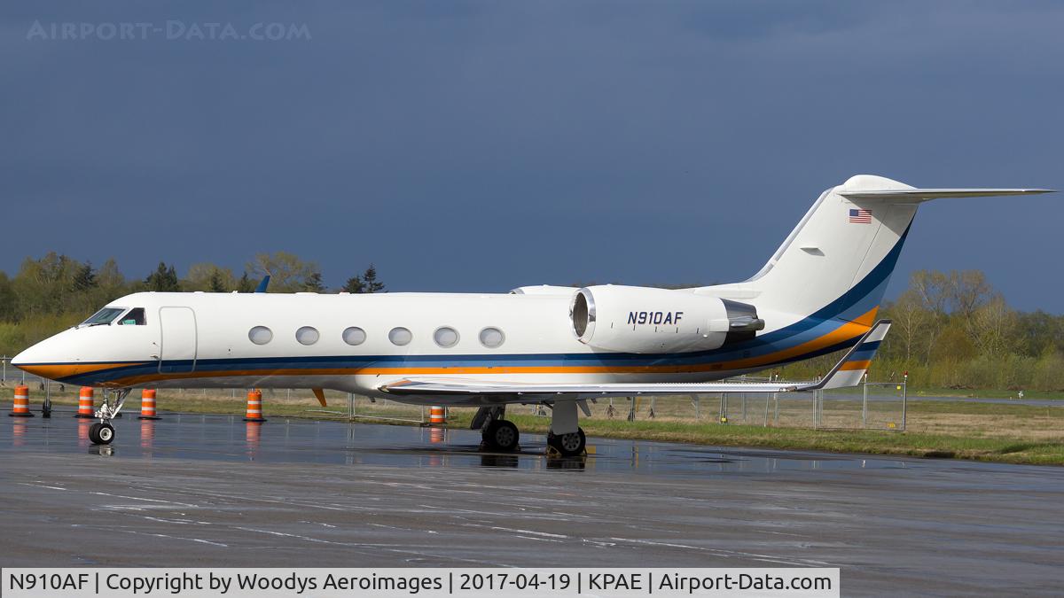 N910AF, 1997 Gulfstream Aerospace G-IV C/N 1312, Parked at Castle & Cooke FBO