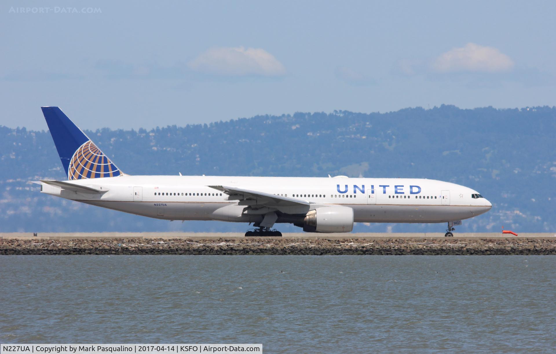 N227UA, 2002 Boeing 777-222 C/N 30555, Boeing 777-200