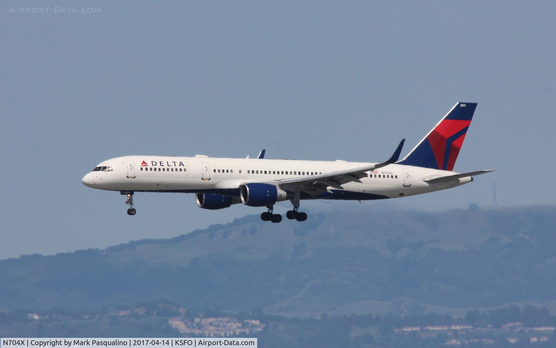 N704X, 1997 Boeing 757-2Q8 C/N 28163, Boeing 757-200