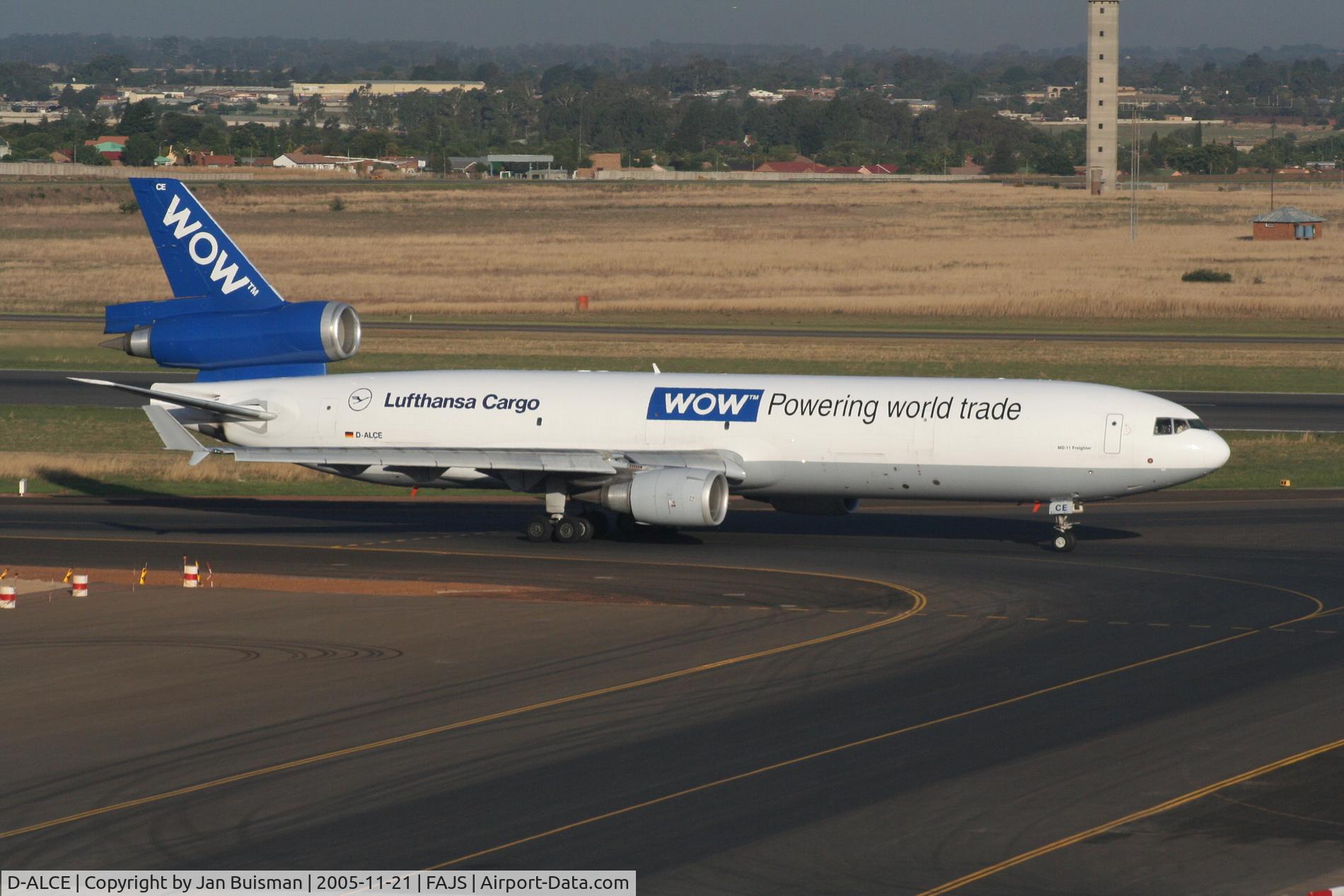 D-ALCE, 1998 McDonnell Douglas MD-11F C/N 48785, WOW titles