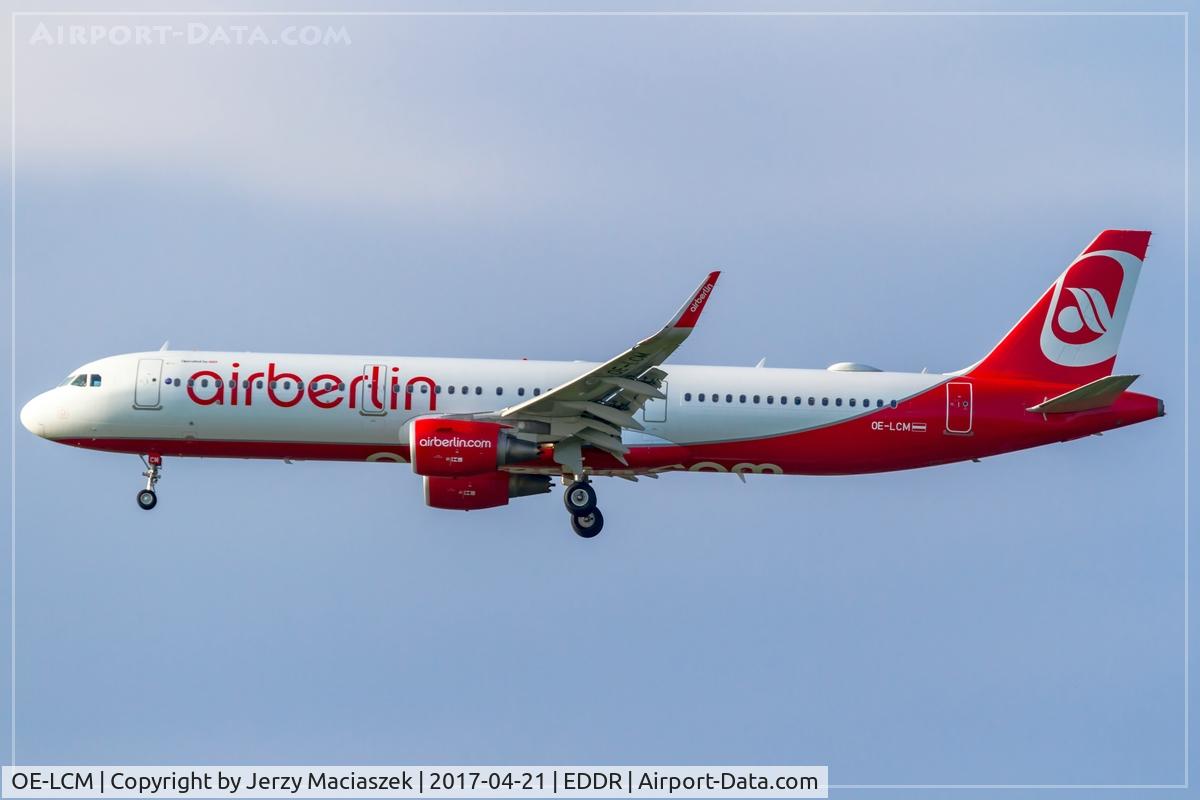 OE-LCM, 2015 Airbus A321-211 C/N 6432, Airbus A321-200