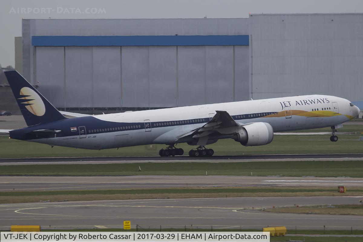 VT-JEK, 2008 Boeing 777-35R C/N 35165/696, Amsterdam 2017