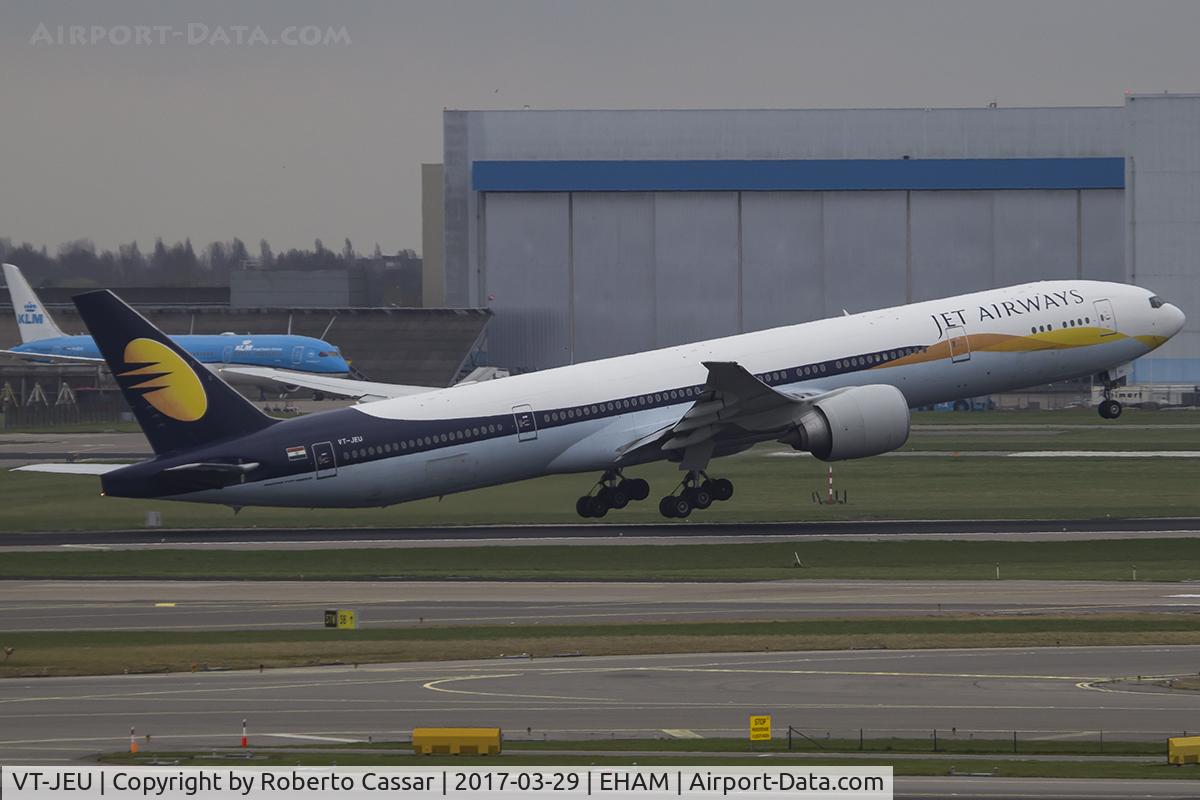 VT-JEU, 2007 Boeing 777-35R/ER C/N 35160, Amsterdam 2017