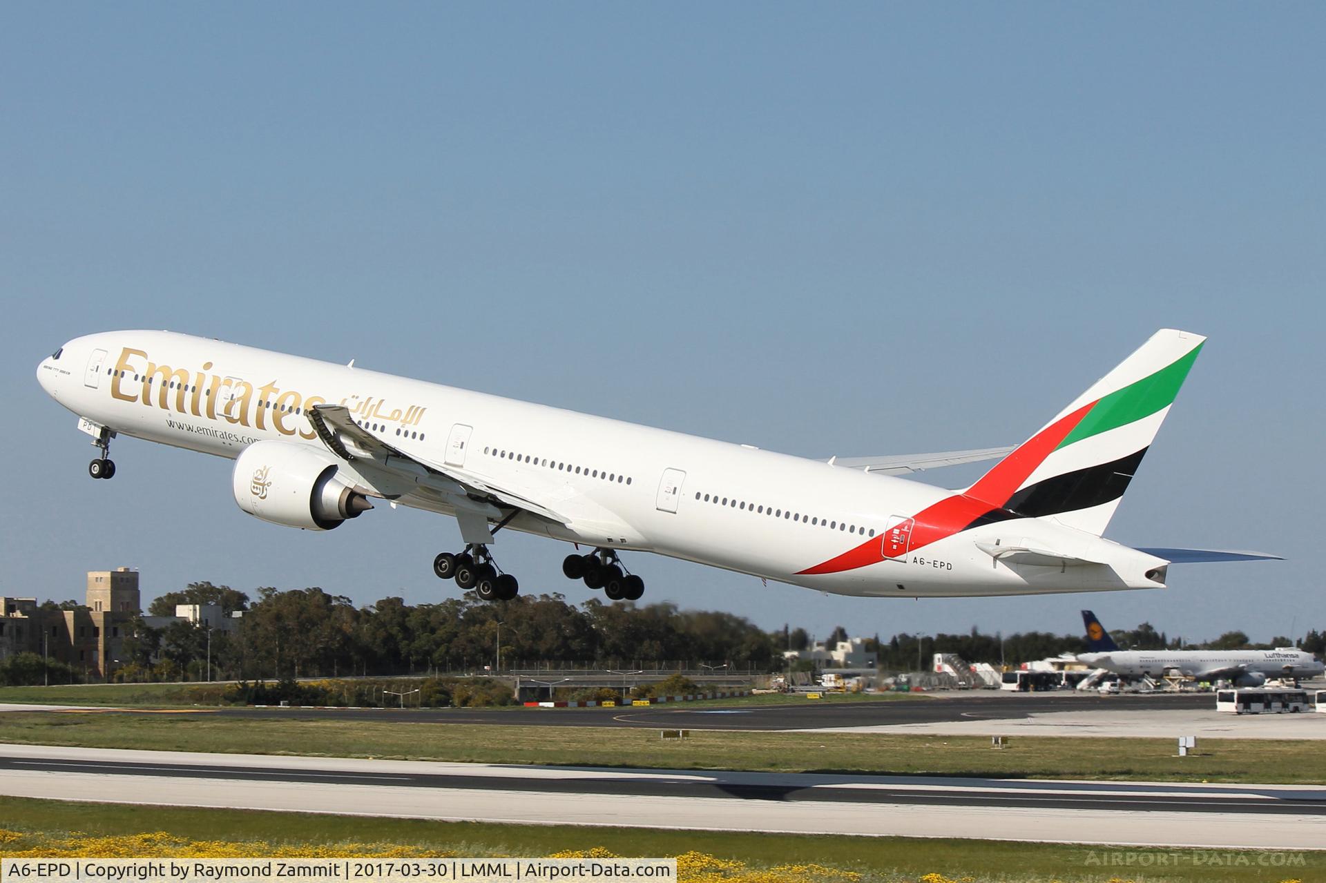 A6-EPD, 2015 Boeing 777-31H/ER C/N 42323, B777 A6-EPD Emirates Airlines
