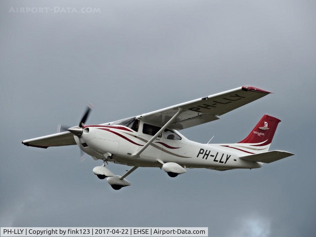 PH-LLY, Cessna T182T Turbo Skylane C/N T18208871, cessna taking of