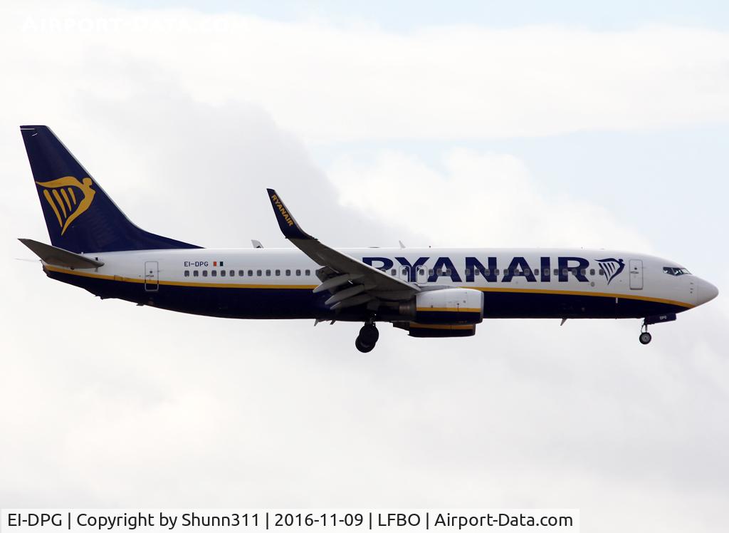 EI-DPG, 2007 Boeing 737-8AS C/N 33607, Landing rwy 32L