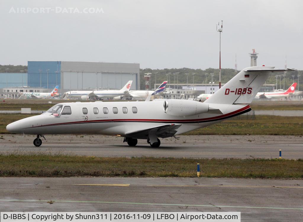 D-IBBS, 2006 Cessna 525A CitationJet CJ2 C/N 525A-0313, Taxiing holding point rwy 32L for departure...