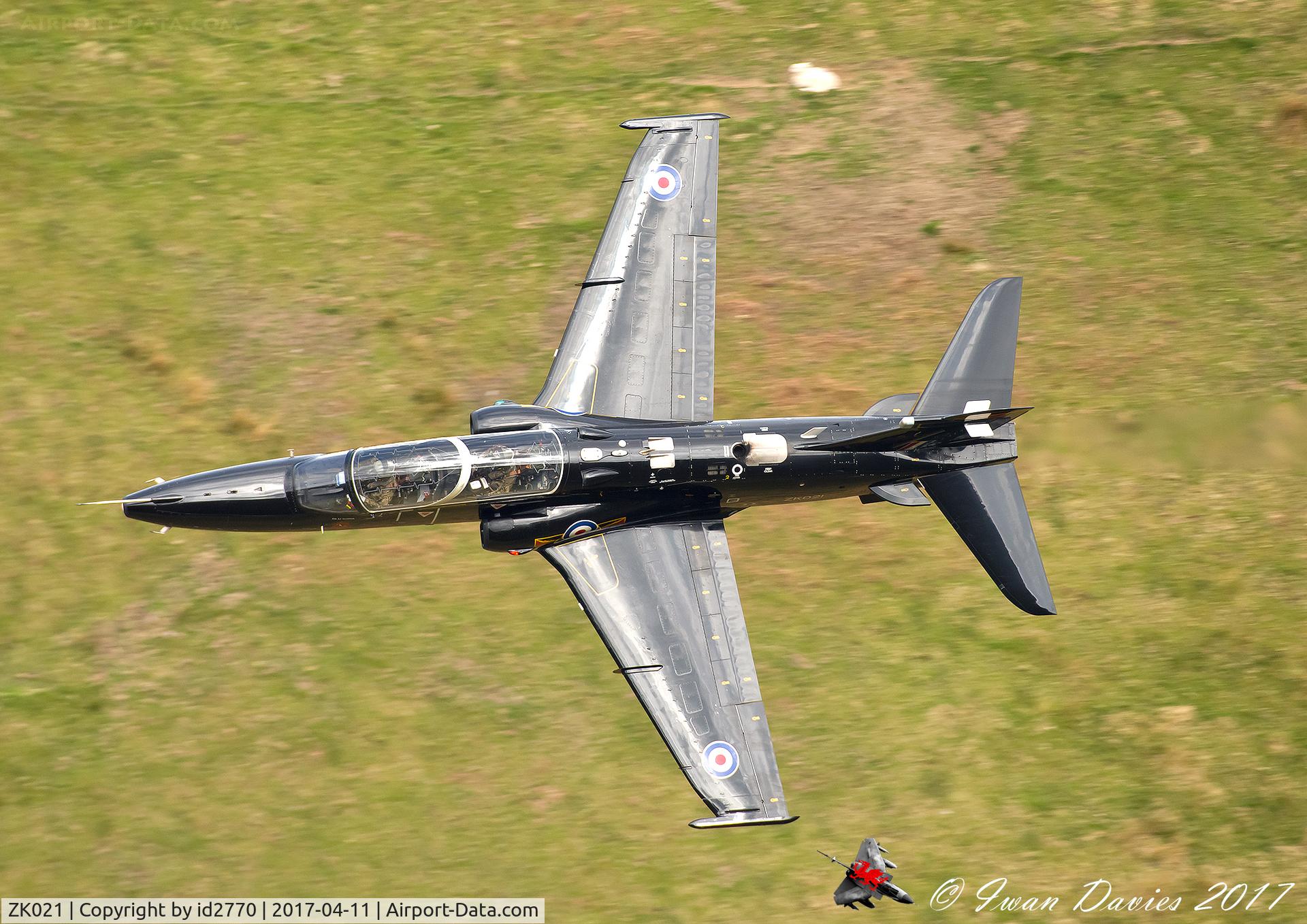 ZK021, 2009 BAe Systems Hawk T2 C/N RT012/1250, Taken in the Cadair Idris Pass