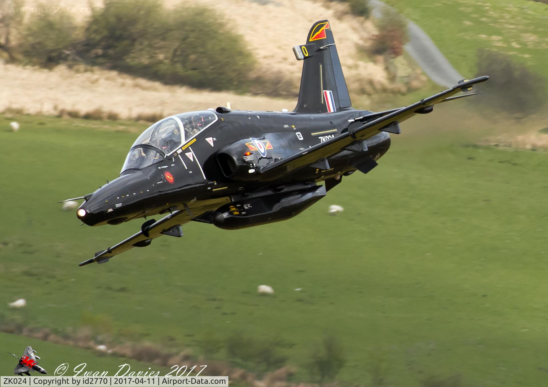 ZK024, 2009 British Aerospace Hawk T2 C/N RT015/1253, Entering the Mach Loop from the North