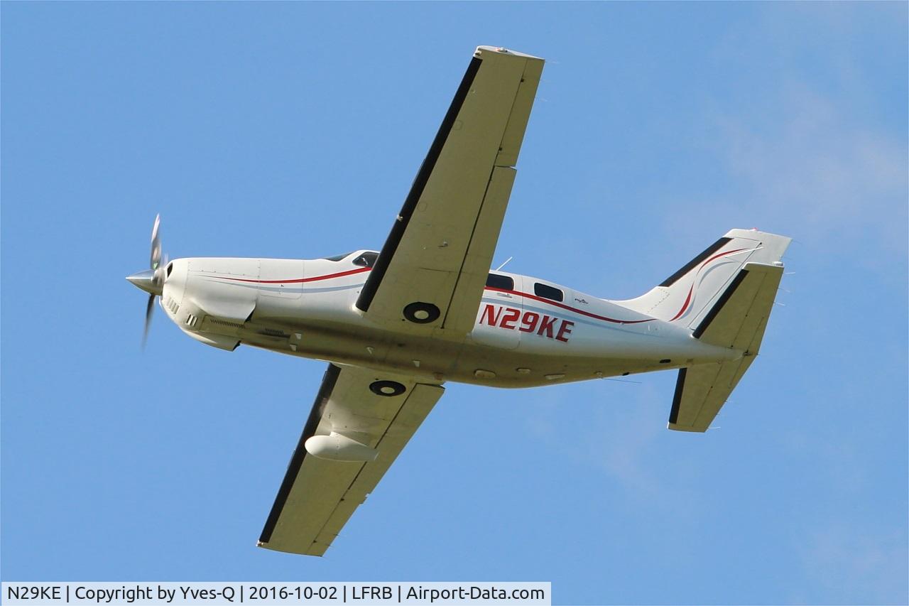 N29KE, 2004 Piper PA-46-350P Malibu Mirage C/N 4636352, Piper PA-46-350P Malibu Mirage, Take off rwy 25L, Brest-Bretagne Airport (LFRB-BES)
