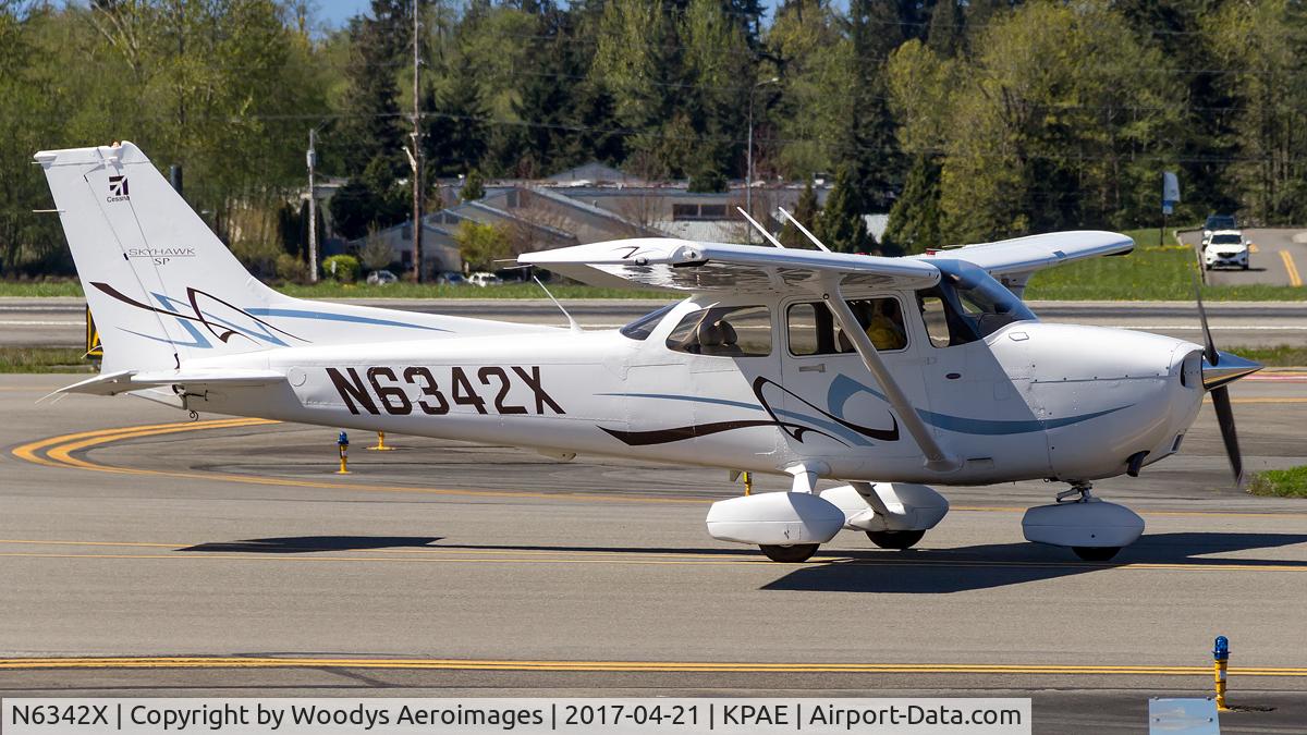 N6342X, 2008 Cessna 172S Skyhawk SP C/N 172S-10845, Arriving at KPAE