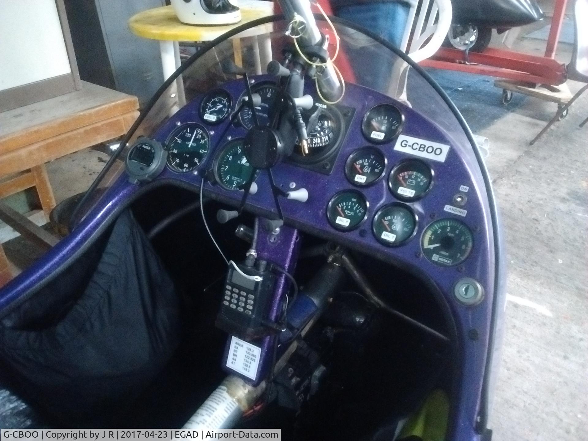 G-CBOO, 2002 Mainair Blade 912S C/N 1317-0302-7-W1112, Ultralight cockpit.