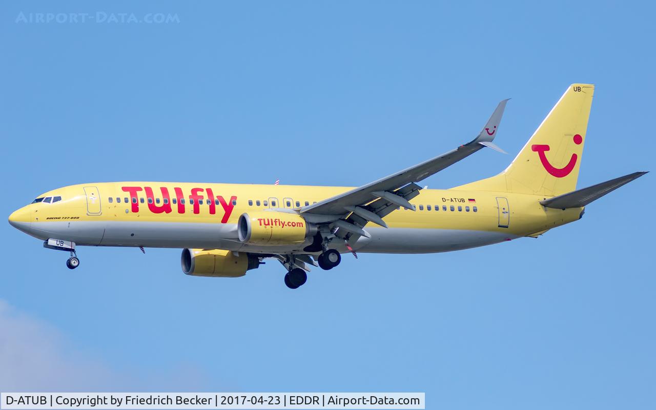 D-ATUB, 2010 Boeing 737-8K5 C/N 37247, on final RW27
