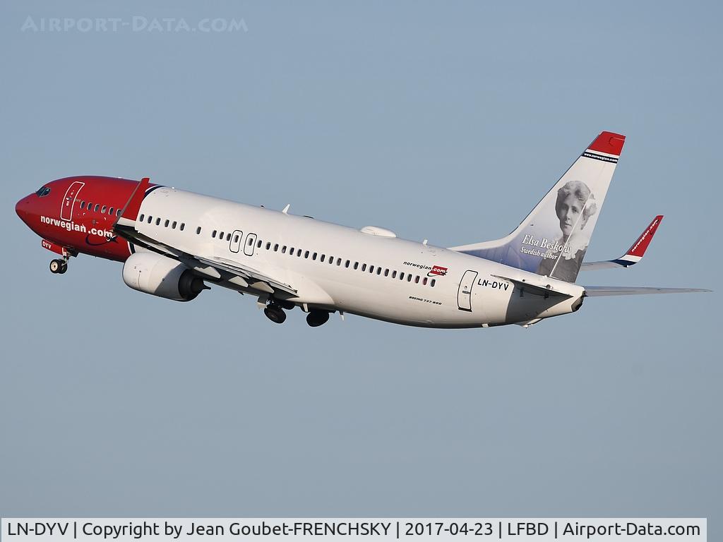 LN-DYV, 2012 Boeing 737-8JP C/N 39009, DY1453 take off to OSLO