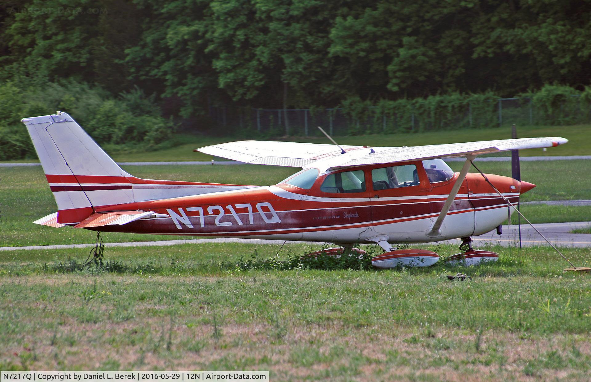 N7217Q, 1972 Cessna 172L C/N 17260517, A 1972 Skyhawk takes in the spring sun.
