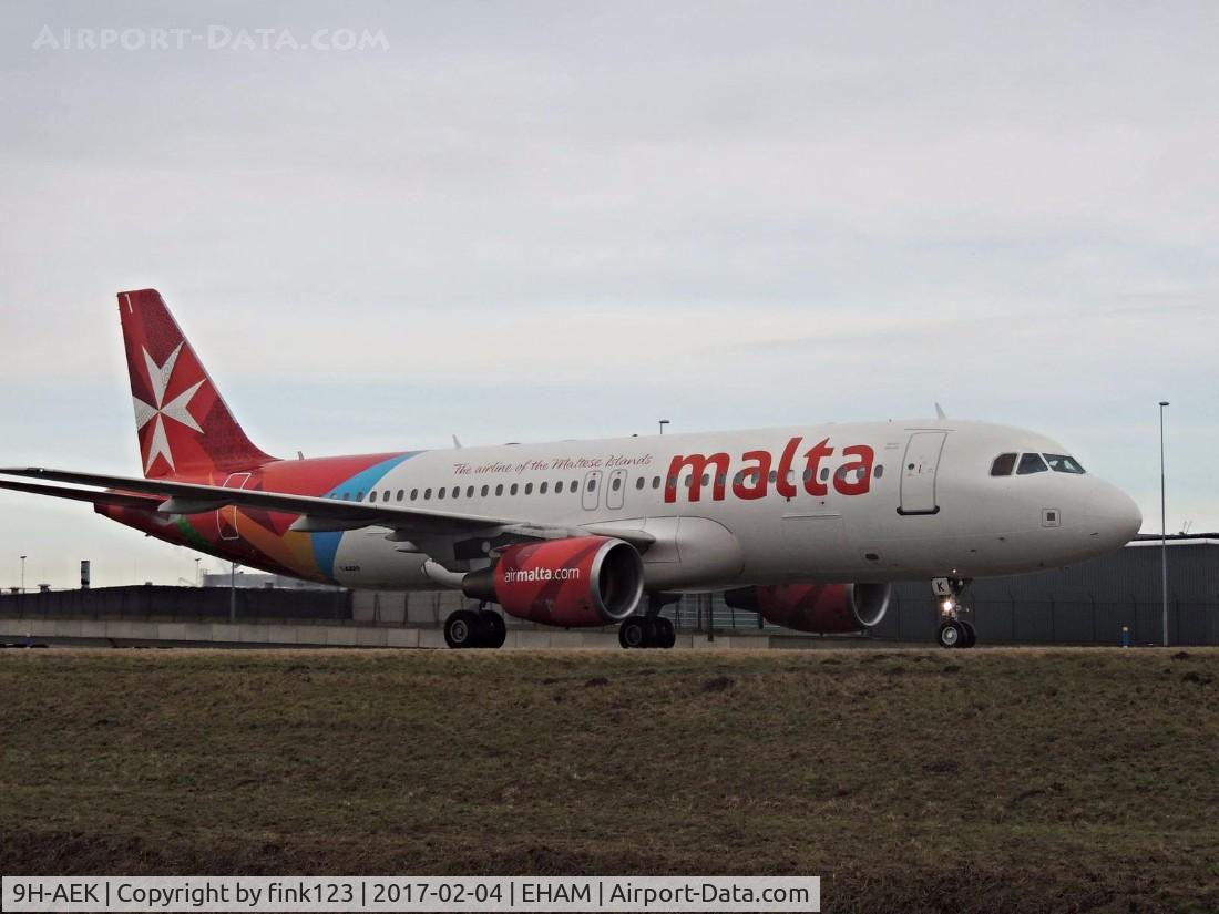 9H-AEK, 2004 Airbus A320-211 C/N 2291, air malta on quebec