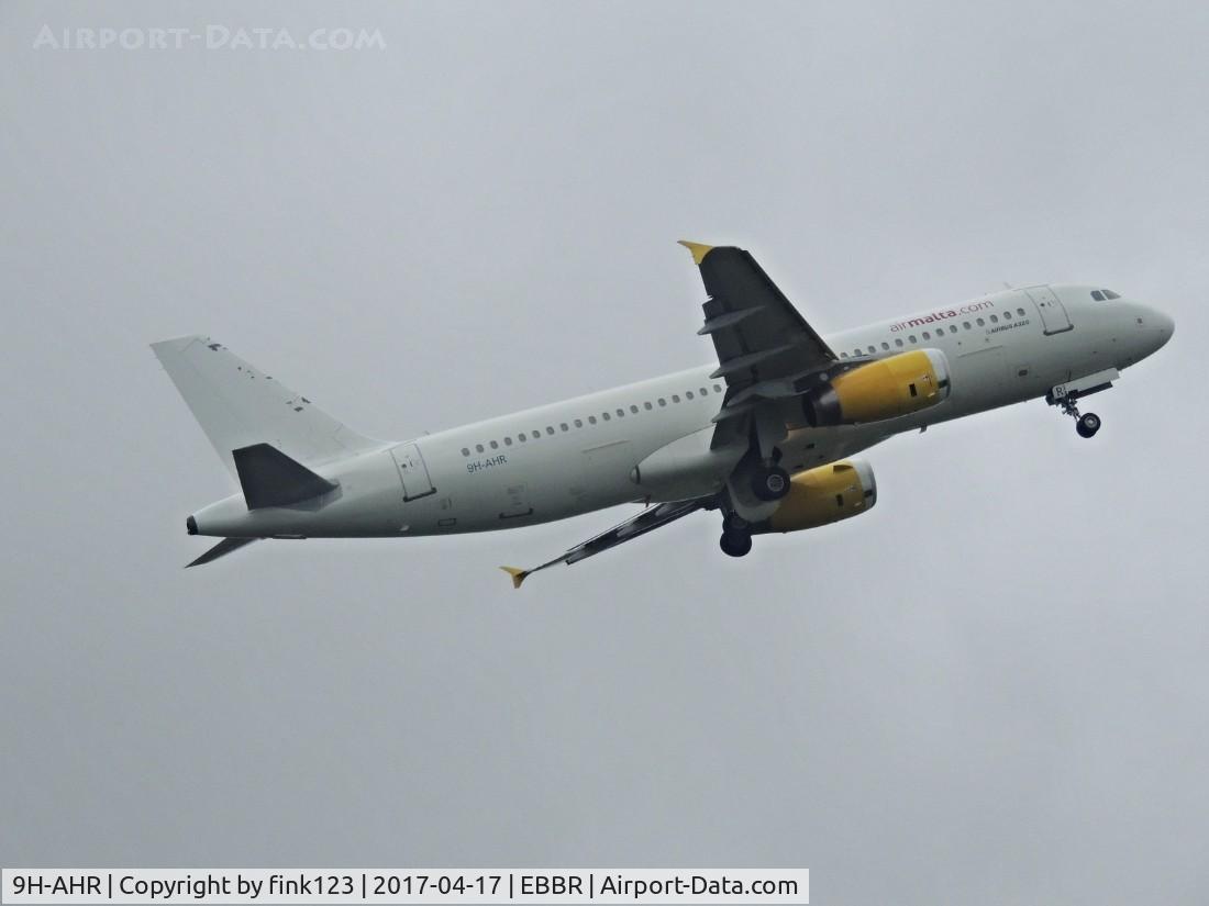 9H-AHR, 2003 Airbus A320-232 C/N 1979, new leased plane for air malta from vueling