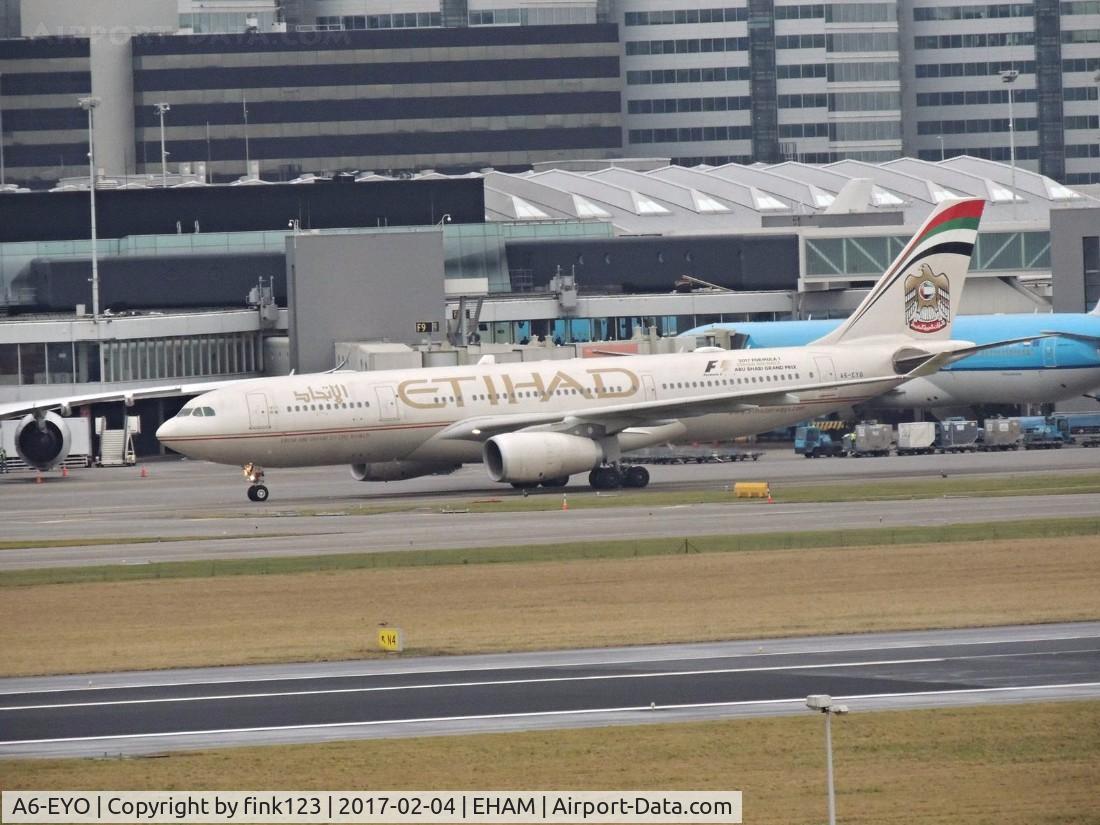 A6-EYO, 2007 Airbus A330-243 C/N 852, etihad a330 taxing to his gate