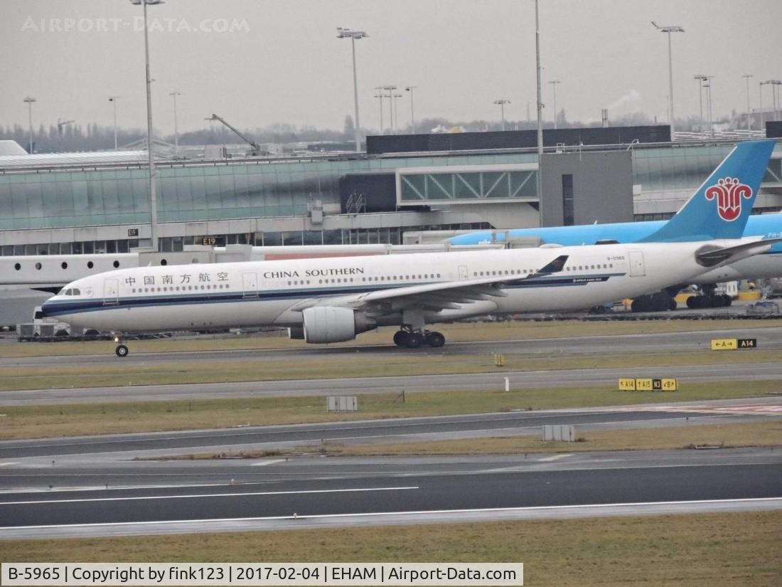 B-5965, 2014 Airbus A330-323 C/N 1593, china SOUTHERN  a330 taxing
