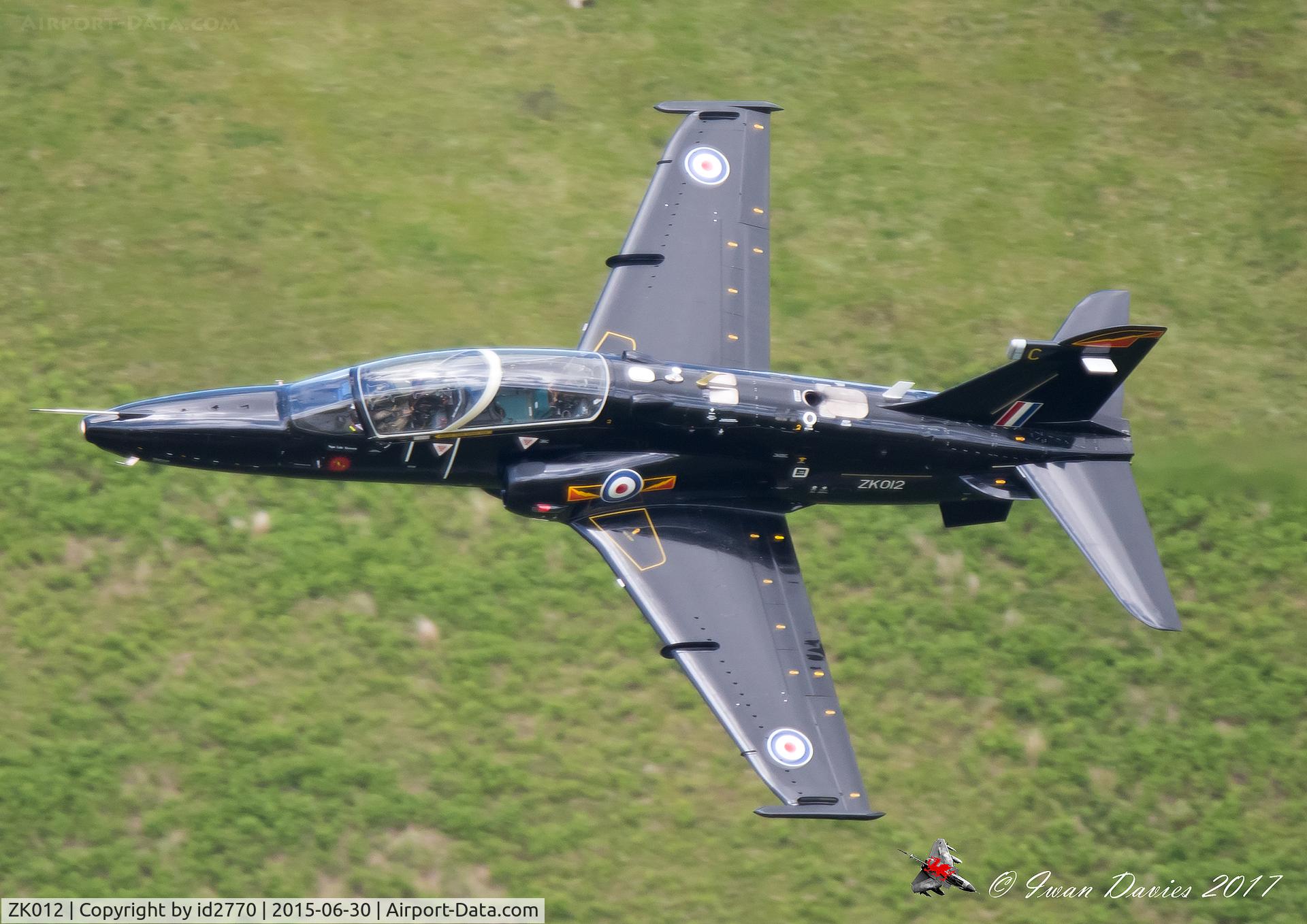 ZK012, 2008 British Aerospace Hawk T2 C/N RT003/1241, Hawk in the Dinas Mawddwy valley