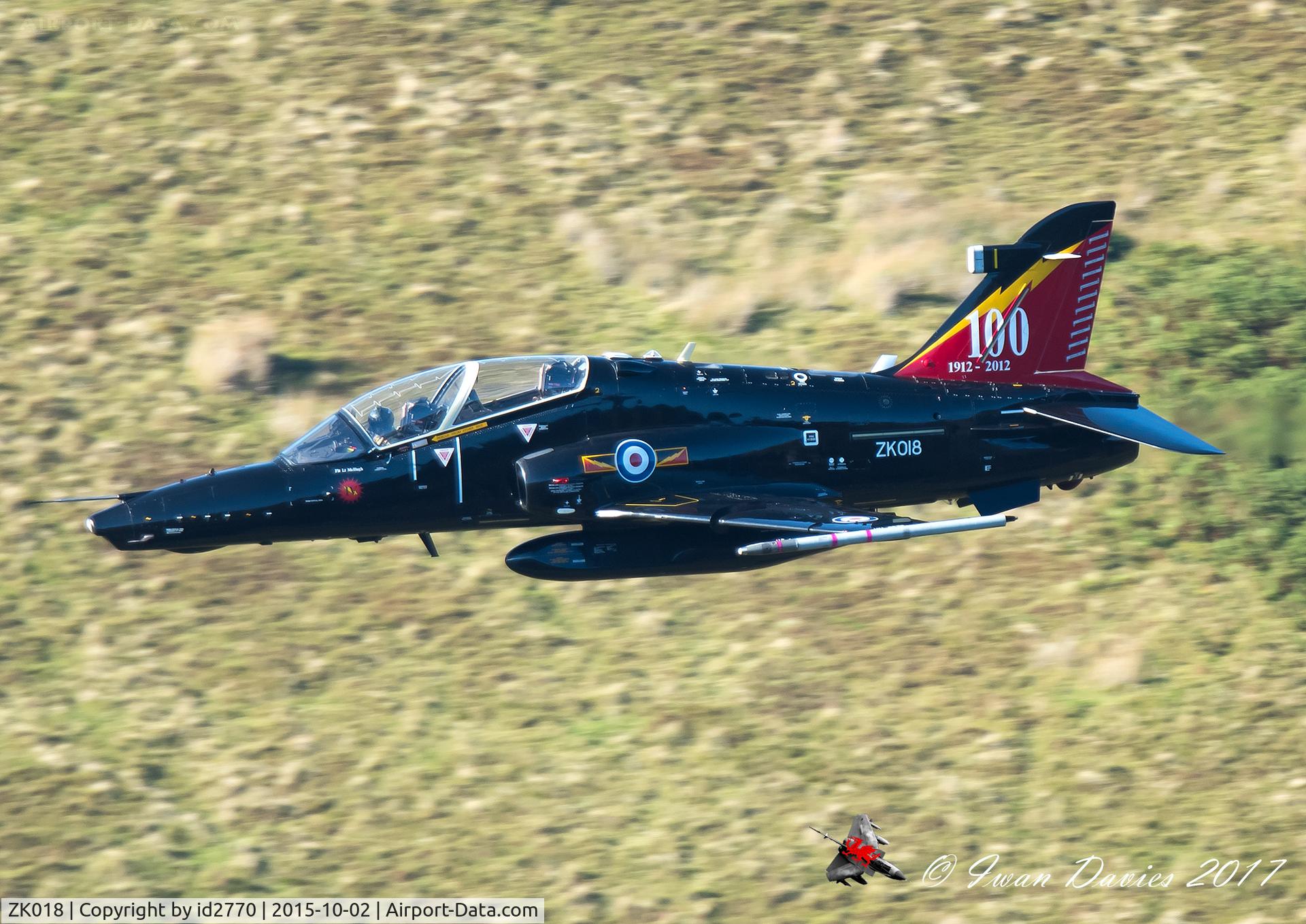 ZK018, 2008 British Aerospace Hawk T2 C/N RT009/1247, Valley Anniversary tail Hawk heading for Corris