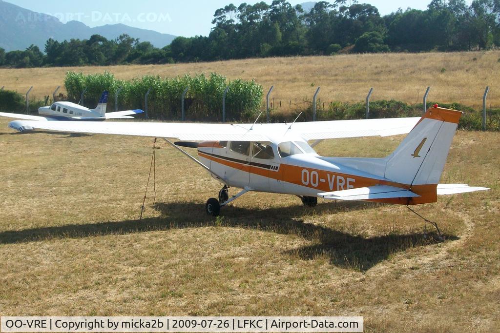 OO-VRE, 1975 Reims F172M ll Skyhawk C/N 1287, Parked