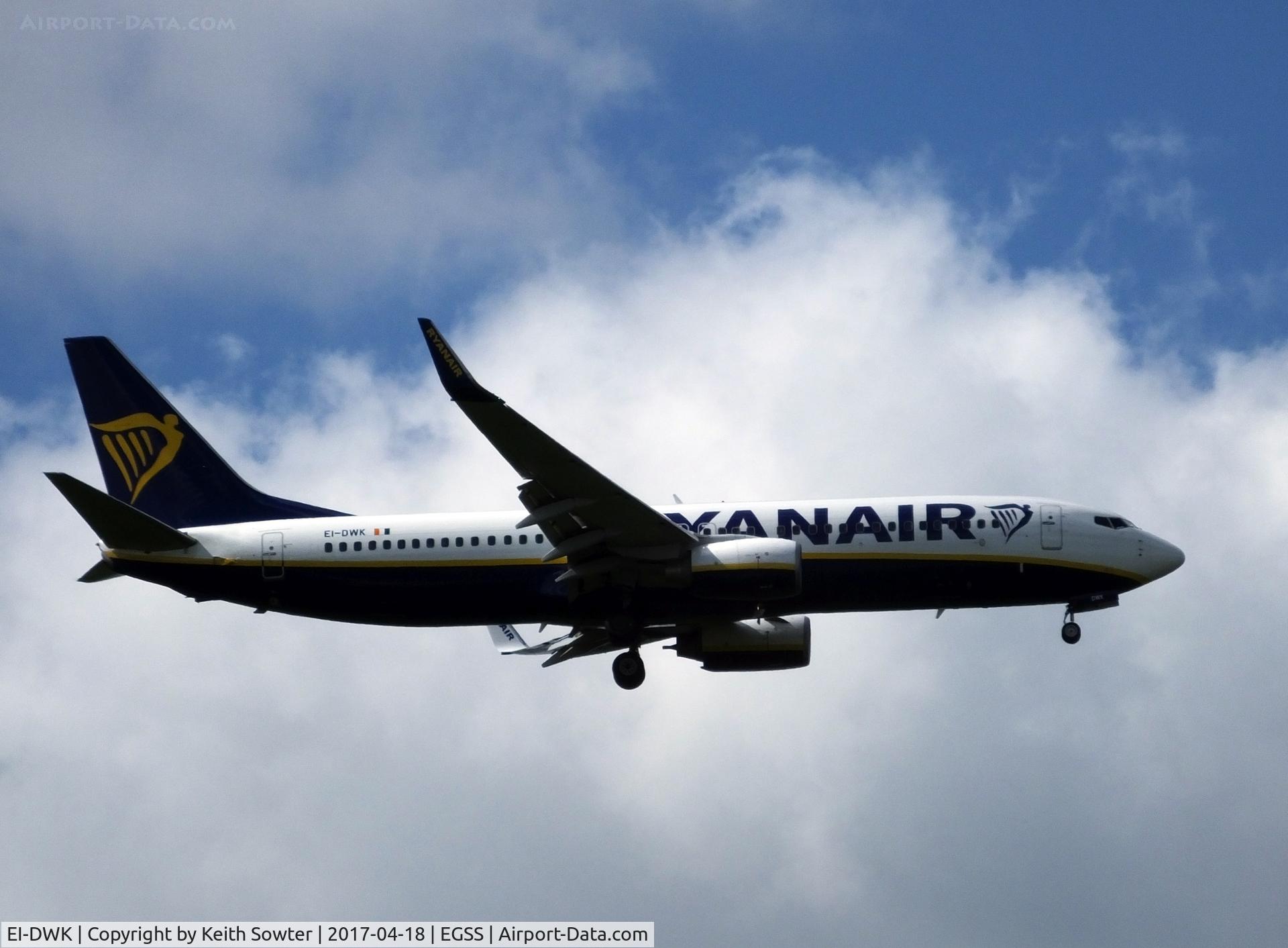 EI-DWK, 2007 Boeing 737-8AS C/N 36078, Short finals to 04