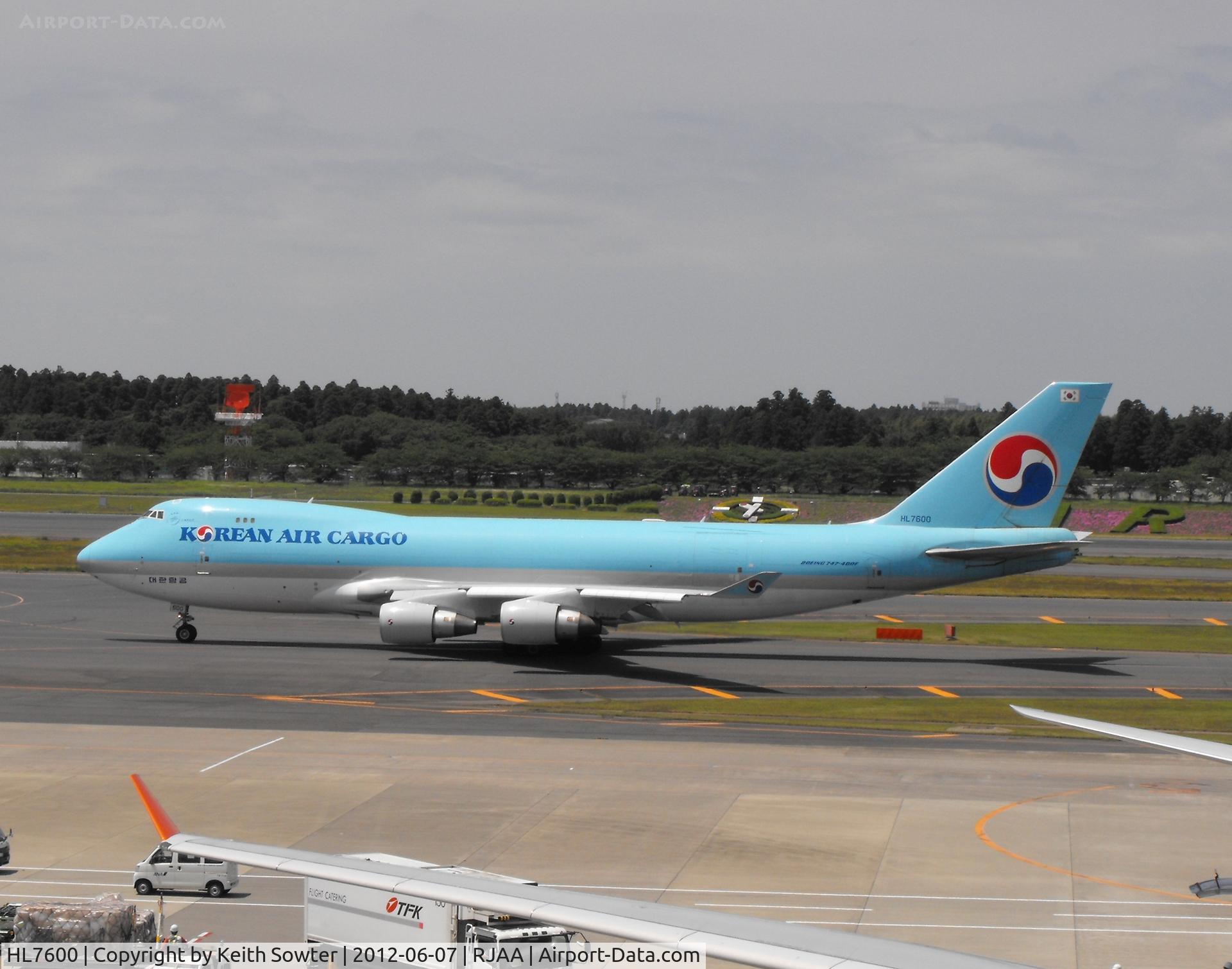 HL7600, 2004 Boeing 747-4B5F/SCD C/N 33945, Taxying for departure
