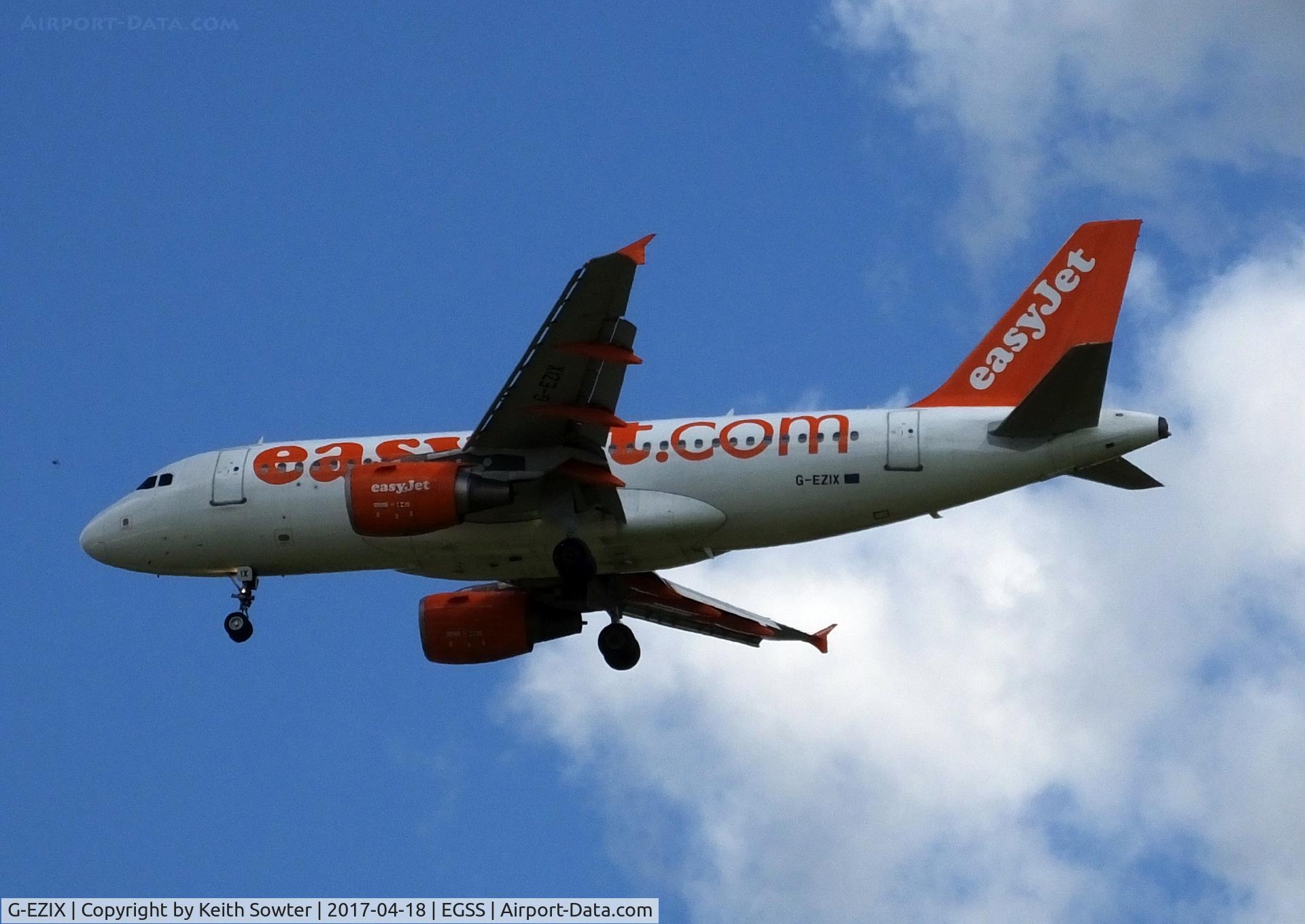 G-EZIX, 2005 Airbus A319-111 C/N 2605, Short finals to 04