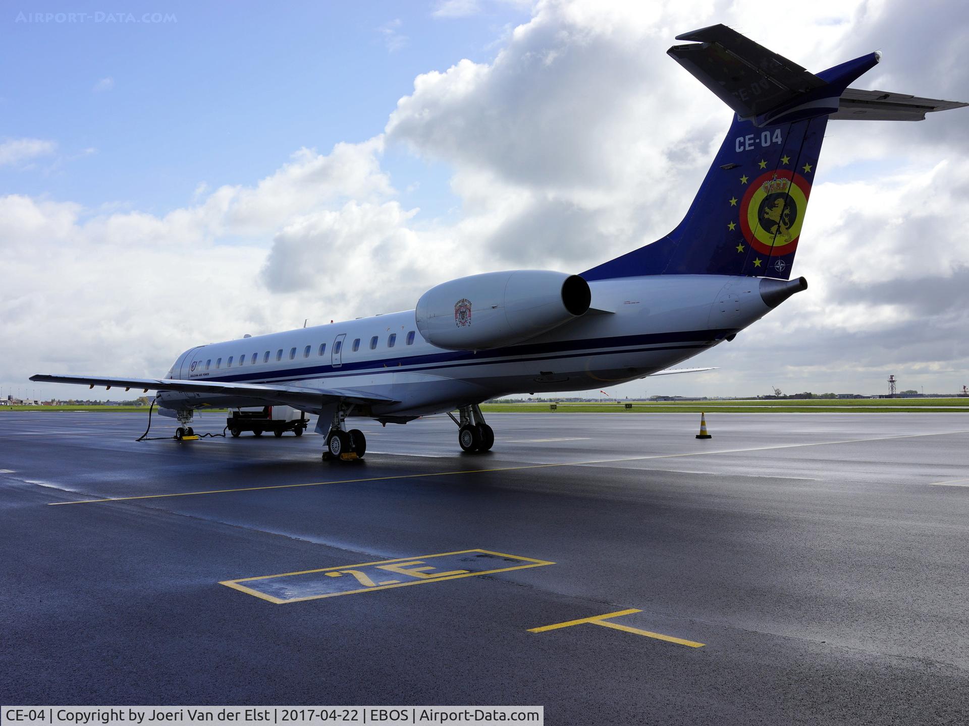CE-04, 2001 Embraer ERJ-145LR (EMB-145LR) C/N 145548, Luchtvaartdag 2017