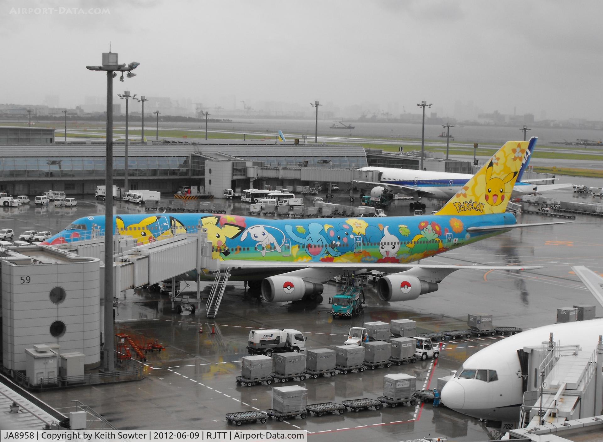 JA8958, 1992 Boeing 747-481 C/N 25641, Parked on stand