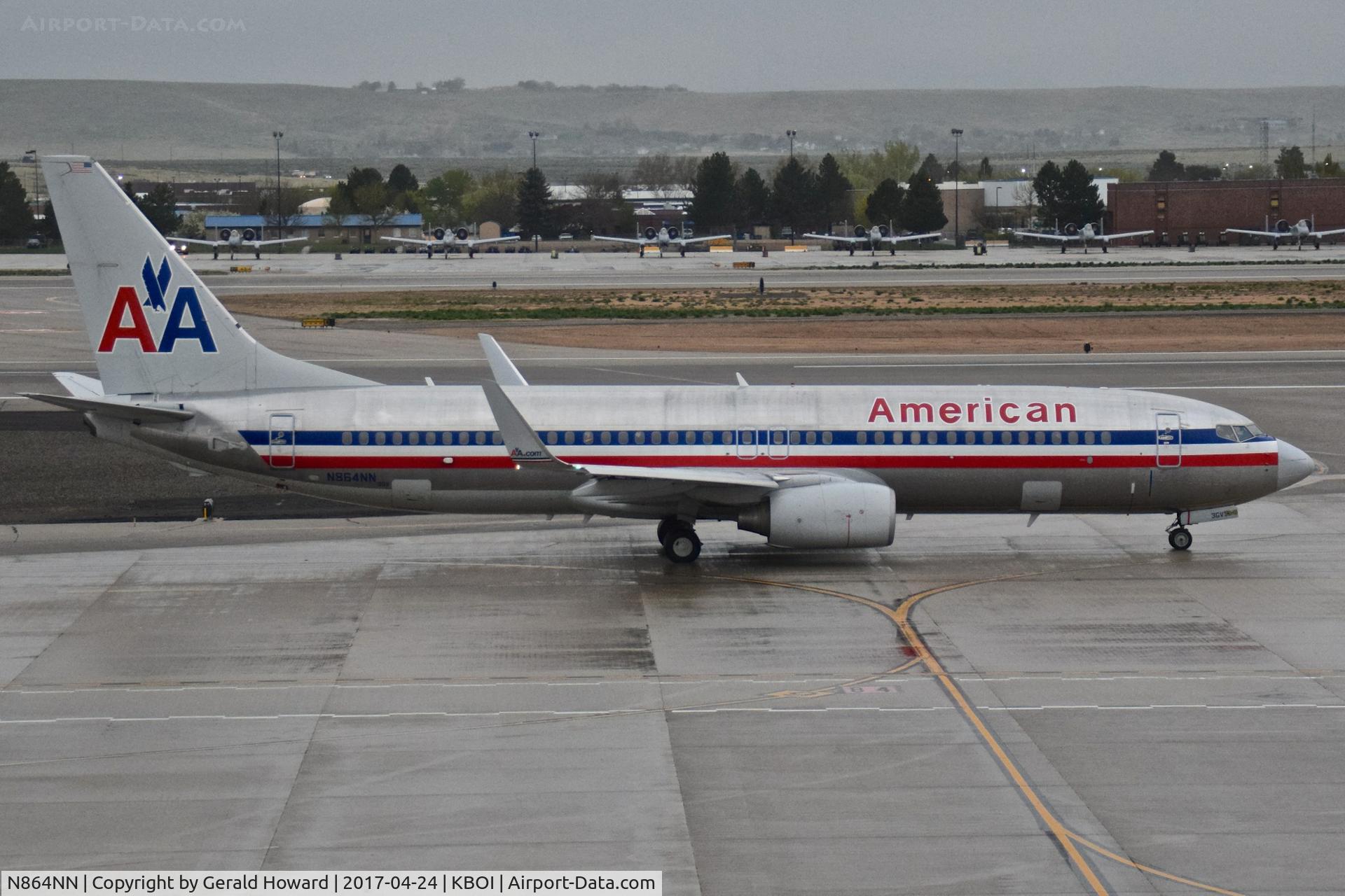 N864NN, 2010 Boeing 737-823 C/N 31111, Taxiing on Alpha for RWY 10L.