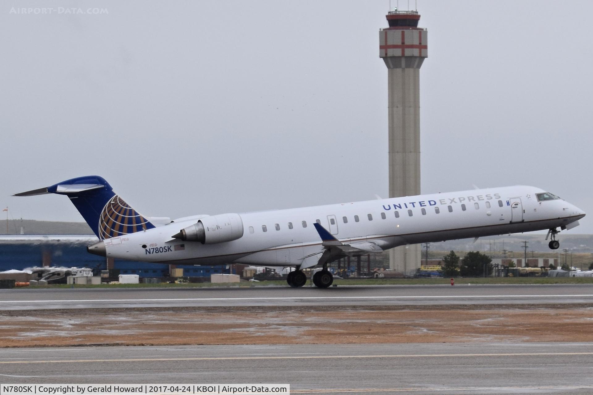 N780SK, 2009 Bombardier CRJ-700 (CL-600-2C10) Regional Jet C/N 10277, Landing RWY 28R.