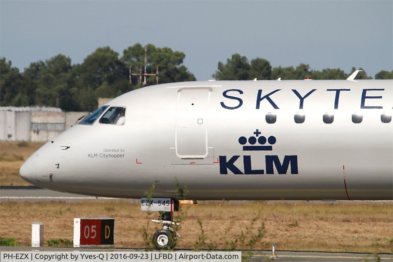 PH-EZX, 2012 Embraer 190LR (ERJ-190-100LR) C/N 19000545, Embraer ERJ-190LR, Holding point Delta rwy 05, Bordeaux Mérignac airport (LFBD-BOD)