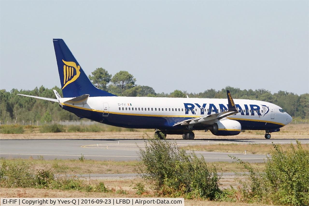 EI-FIF, 2015 Boeing 737-8AS C/N 44696, Boeing 737-8AS, Take off run rwy 05, Bordeaux Mérignac airport (LFBD-BOD)