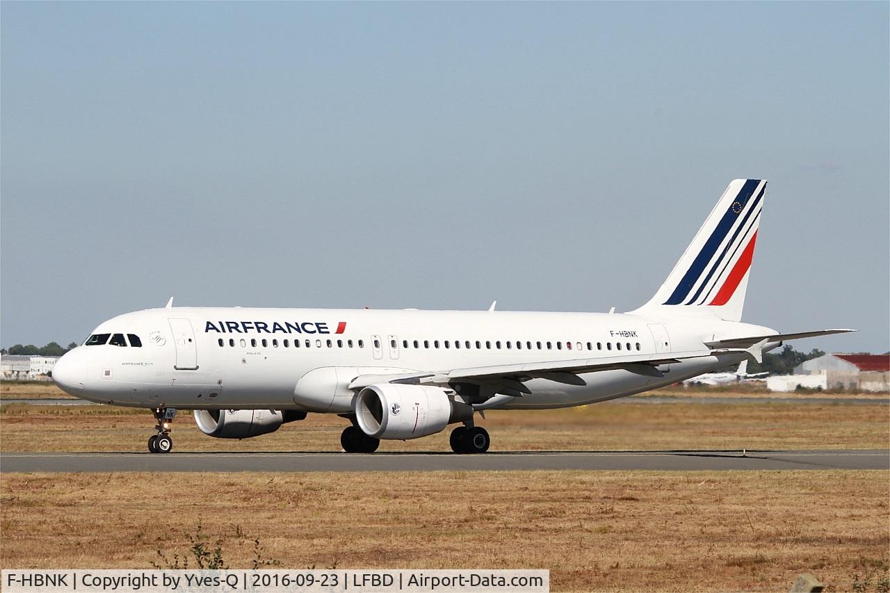 F-HBNK, 2012 Airbus A320-214 C/N 5084, Airbus A320-214, Taxiing to holding point rwy 05, Bordeaux Mérignac airport (LFBD-BOD)