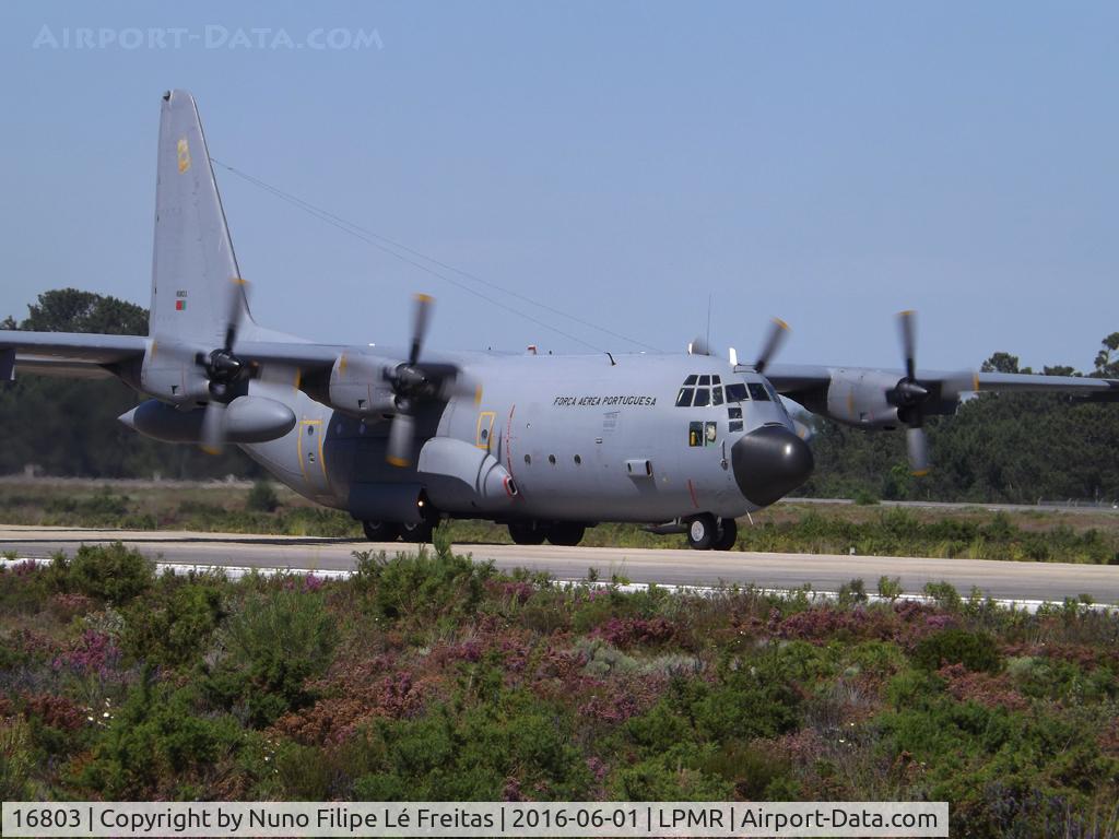 16803, 1978 Lockheed C-130H Hercules C/N 382-4772, Taxying at the runway.