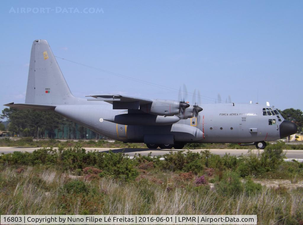 16803, 1978 Lockheed C-130H Hercules C/N 382-4772, Taxying at the runway.