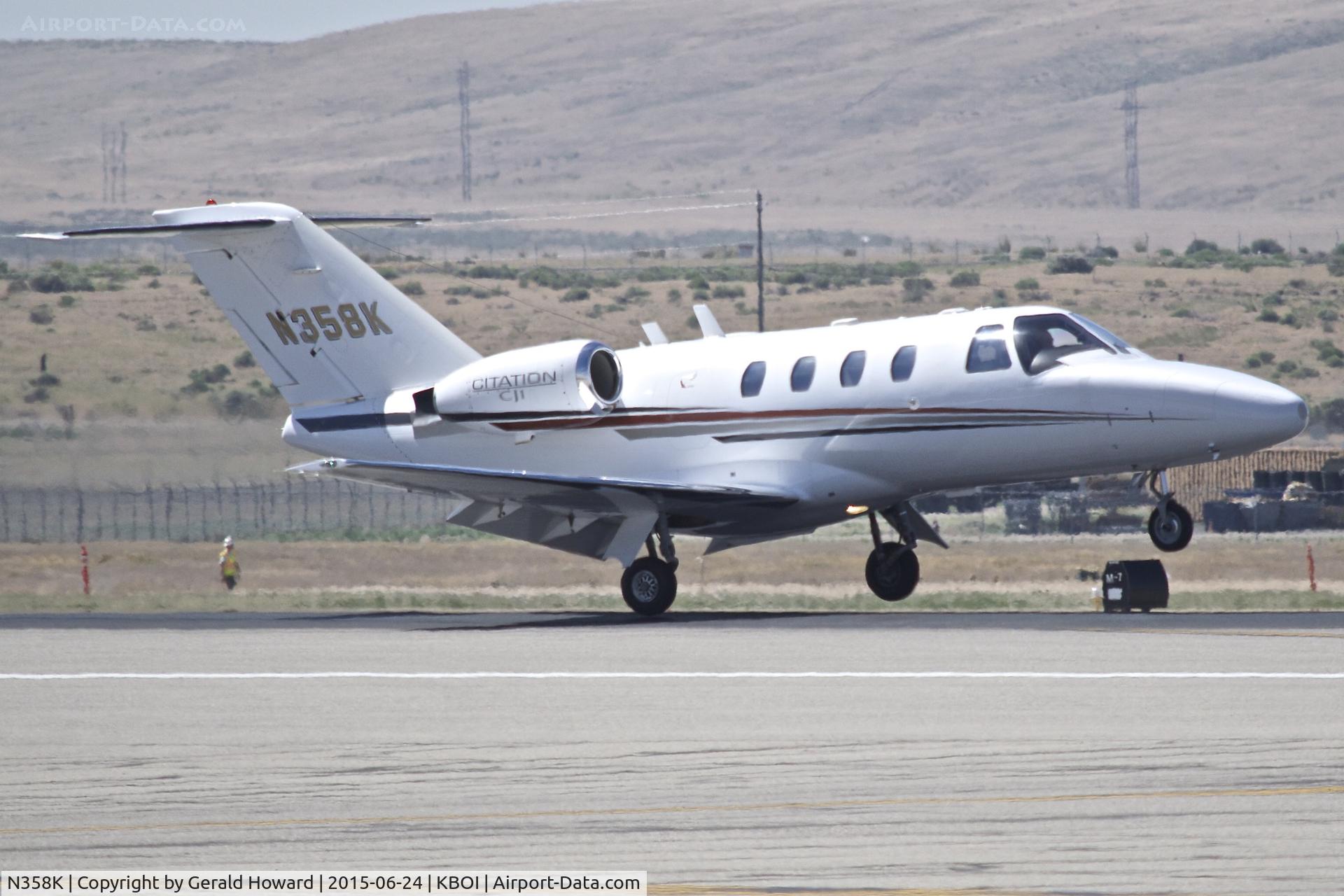 N358K, 2004 Cessna 525 CitationJet CJ1 C/N 525-0527, Landing RWY 28R.