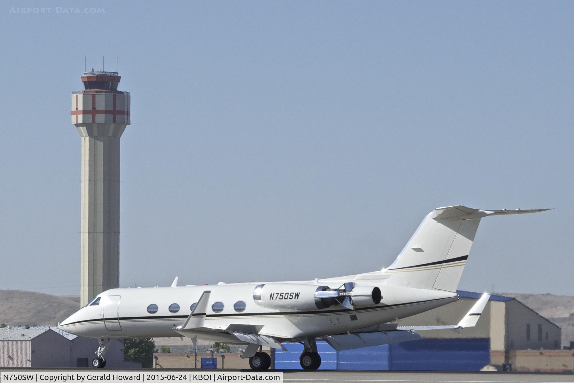 N750SW, 1981 Gulfstream American G-1159A Gulfstream III C/N 338, Landing roll out on RWY 10L.