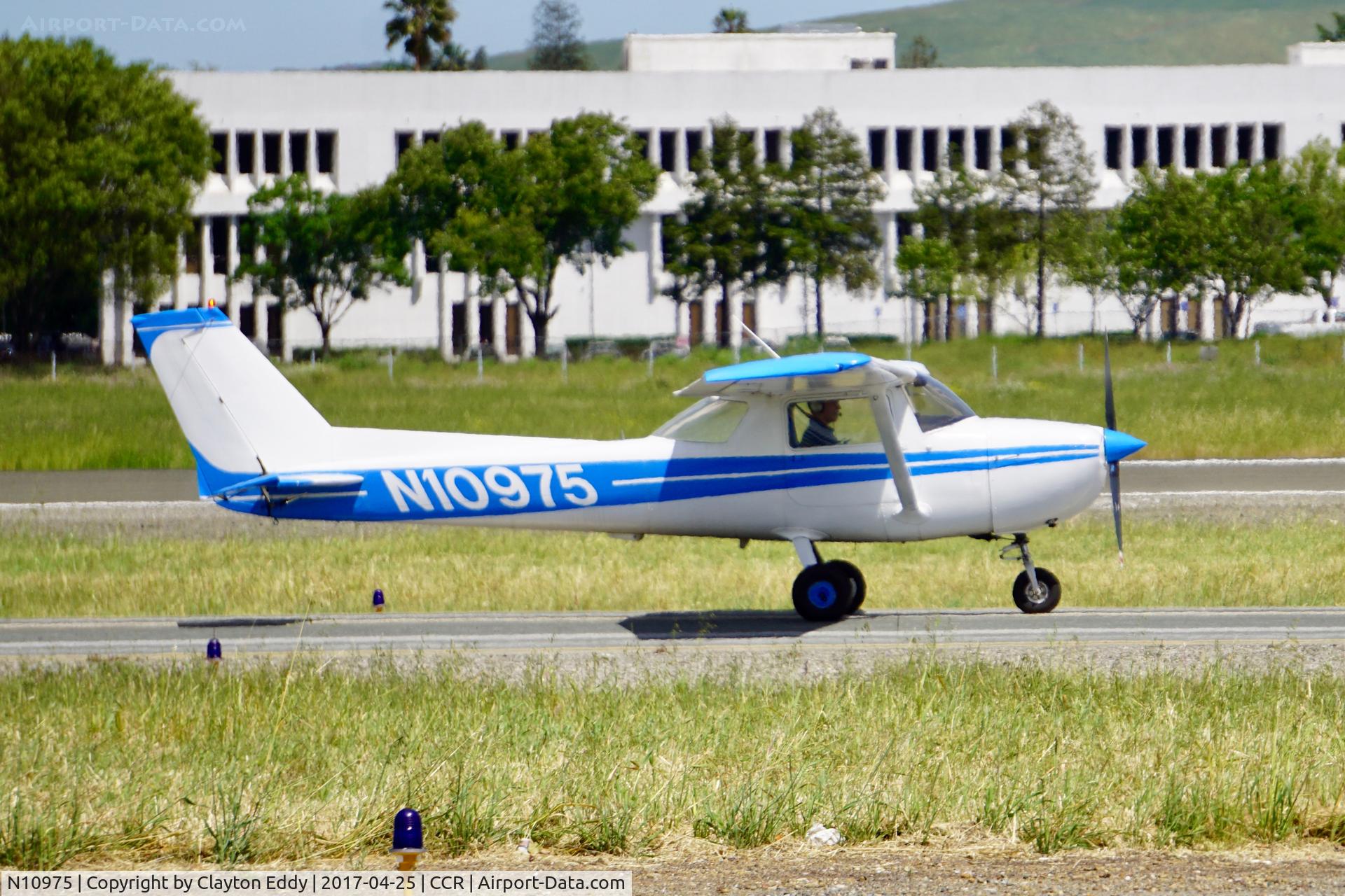 N10975, 1973 Cessna 150L C/N 15075179, Buchanan Field Airport Concord California 2017.