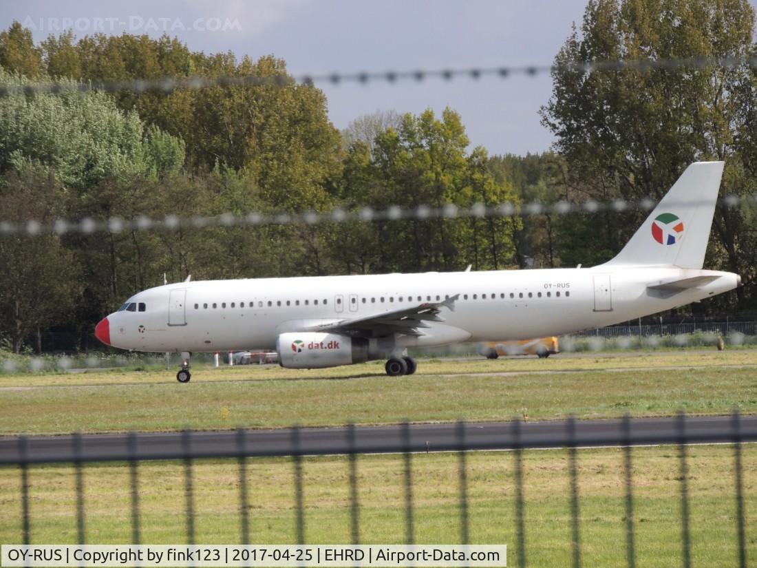 OY-RUS, 1993 Airbus A320-231 C/N 447, DANISH AIR TRANSPORT ready for departure runway 24