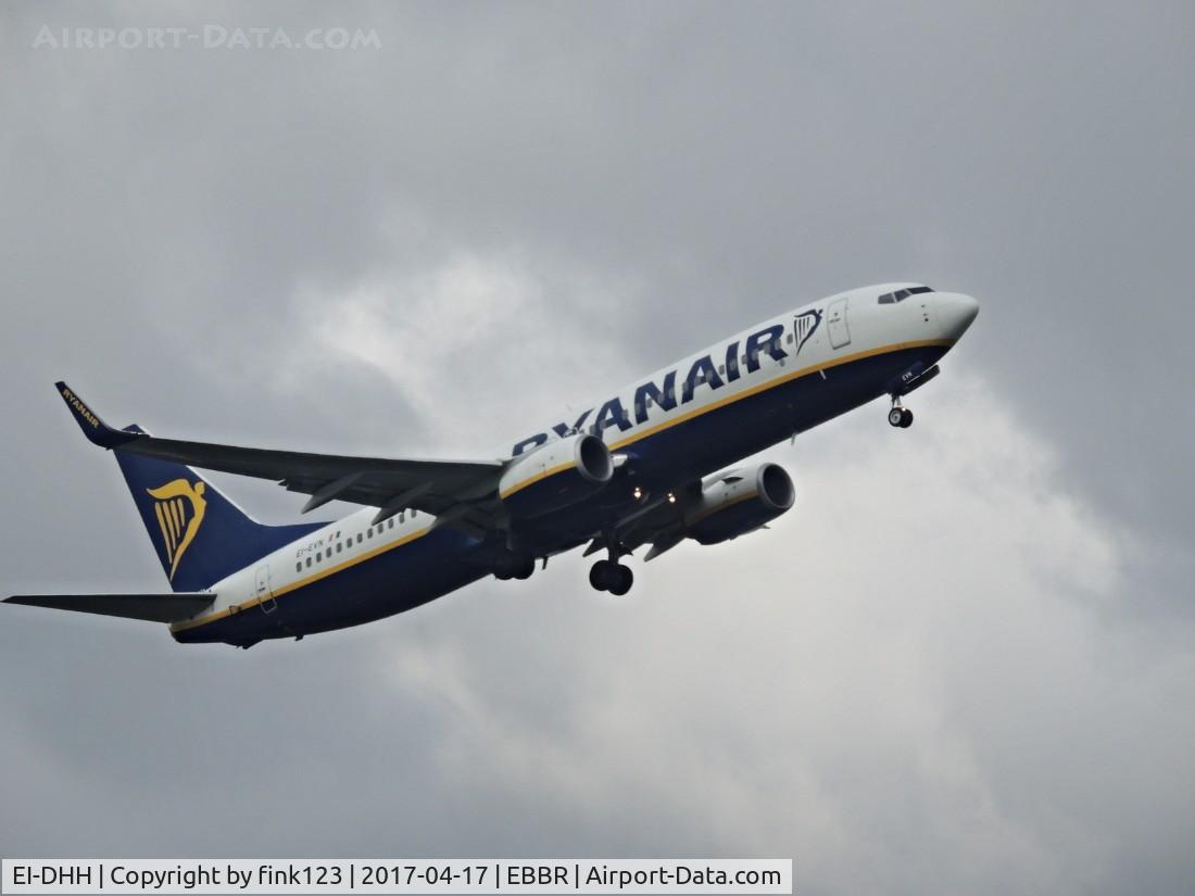 EI-DHH, 2005 Boeing 737-8AS C/N 33817, RYANAIR taking of