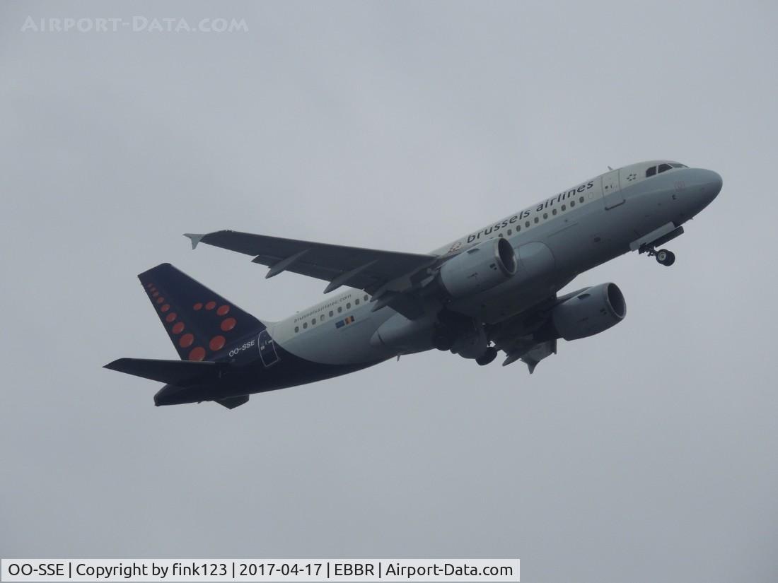 OO-SSE, 2006 Airbus A319-111 C/N 2700, brussel airlines departing from runway 07R