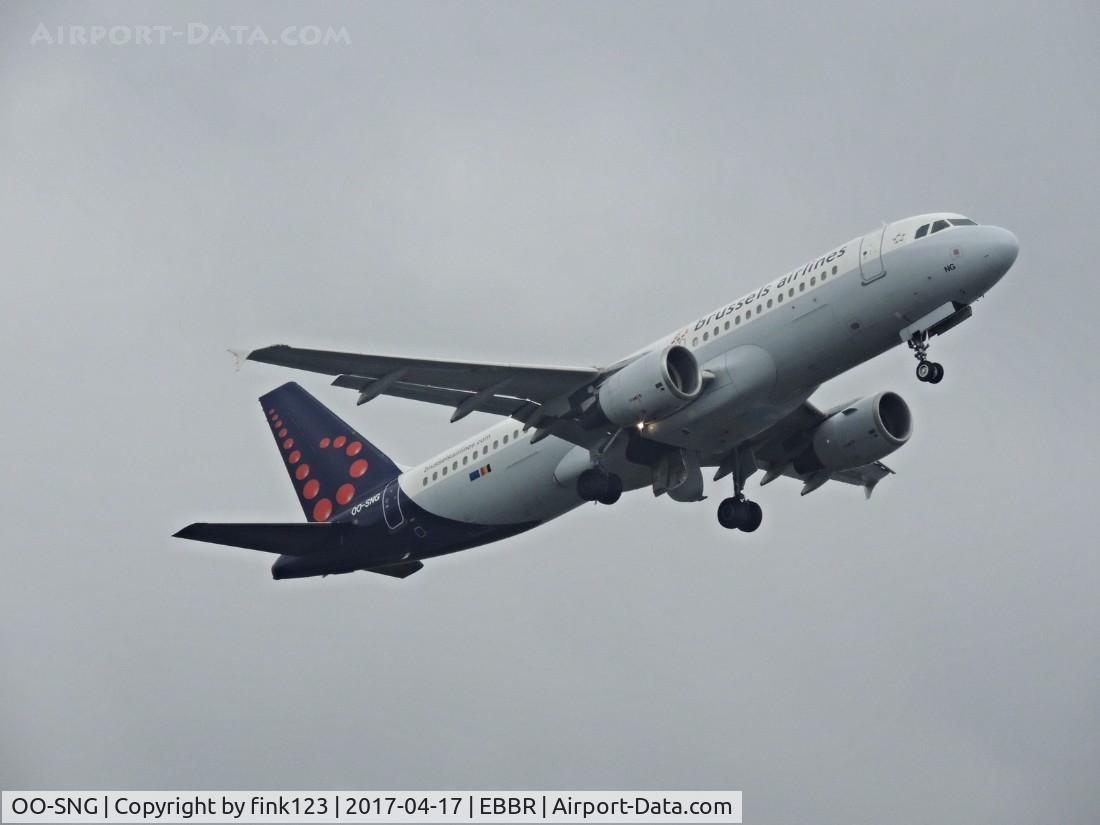 OO-SNG, 2002 Airbus A320-214 C/N 1885, brussel airlines after departure from runway 07R