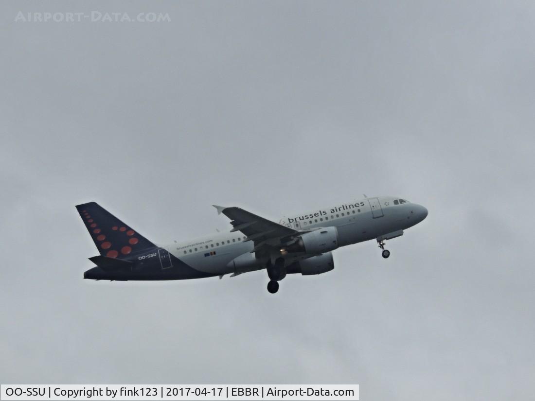 OO-SSU, 2004 Airbus A319-111 C/N 2230, brussel arilines leaving the runway behind