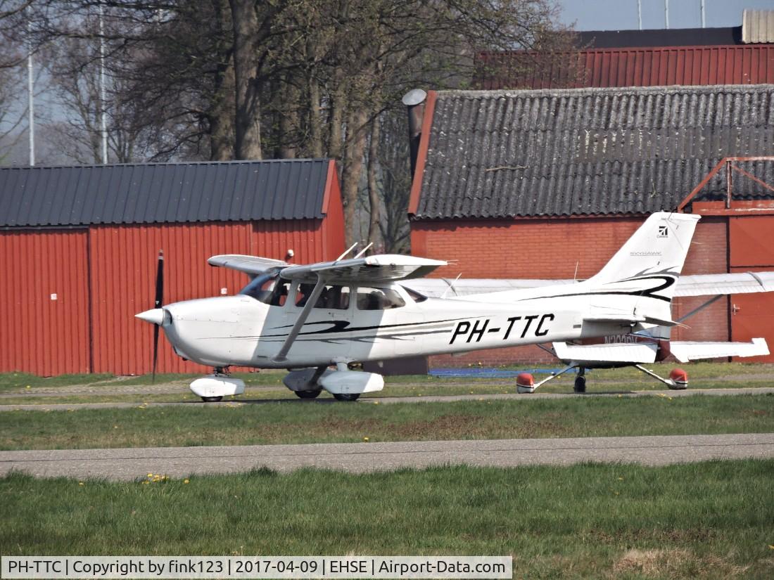 PH-TTC, 2011 Cessna 172R Skyhawk C/N 17281584, cessna172 taxing to runway 07