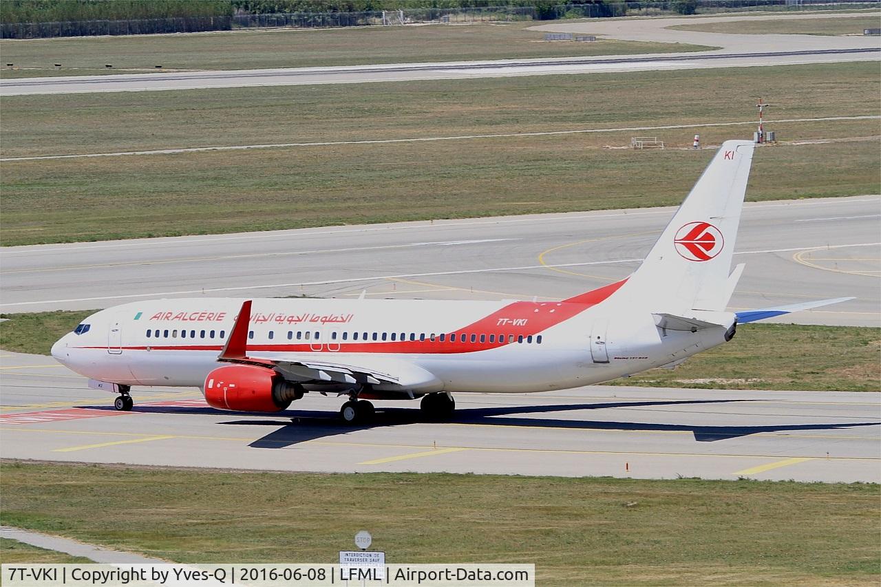 7T-VKI, 2011 Boeing 737-8D6 C/N 40863, Boeing 737-8D6, Lining up Rwy 32R, Marseille-Provence Airport (LFML-MRS)