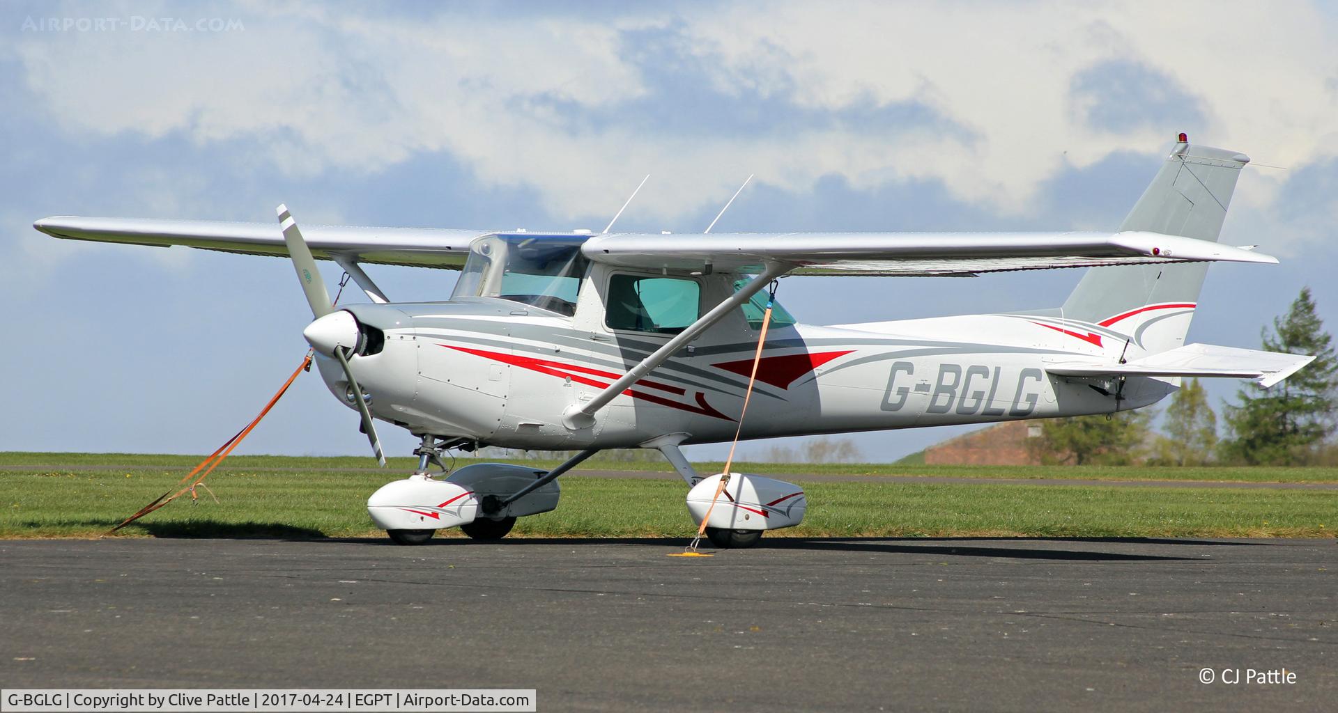 G-BGLG, 1978 Cessna 152 C/N 152-82092, Parked up at Perth